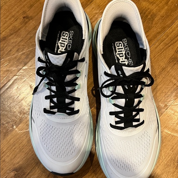 Skechers White and Black Sneakers with Mint Accents - Picture 3 of 6